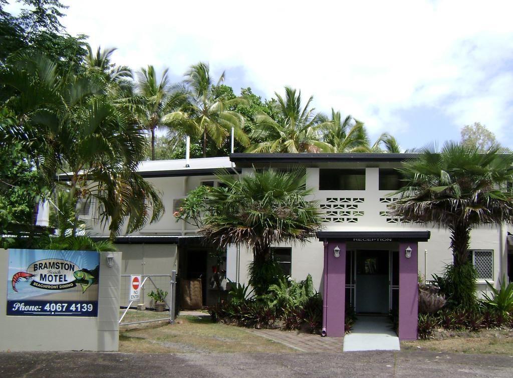 Bramston Beach Motel Eksteriør bilde